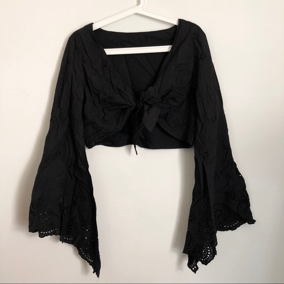 AKIRA Tops - Akira black tie-front crop top w flared sleeves